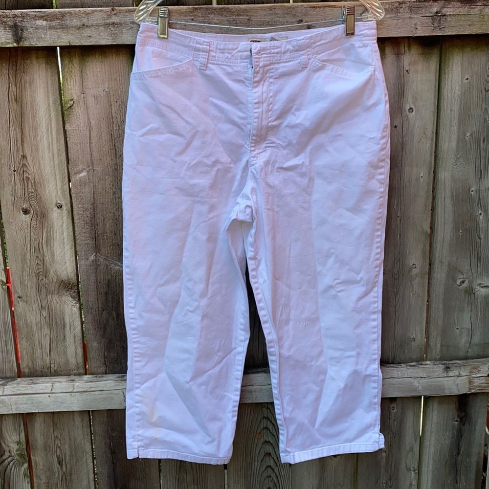 Faded Glory white capris sz. 12